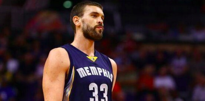 锡安在篮下 锡安在篮下