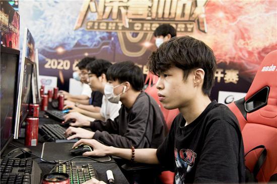 萨卡里以 萨卡里以